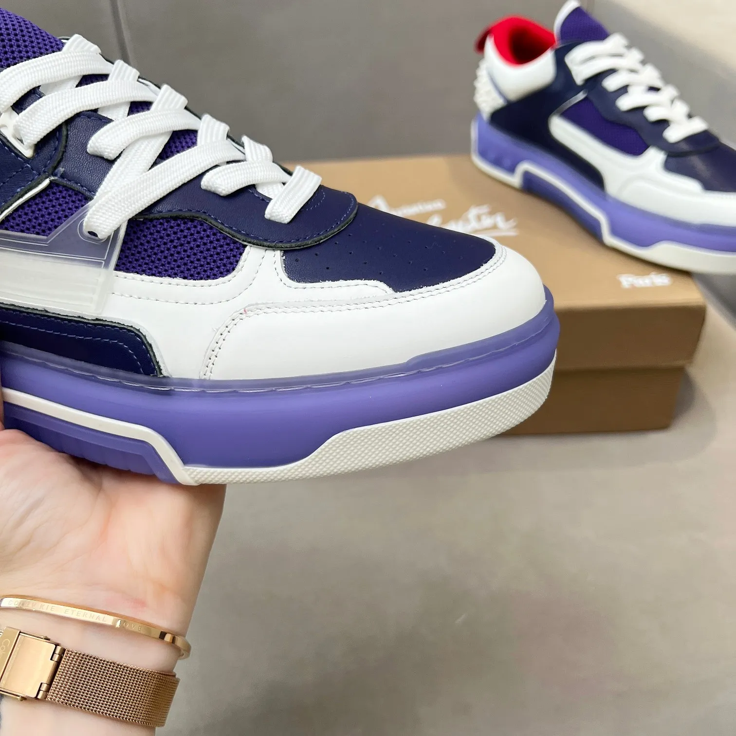 Men's shoes 💰700 🌹🌹🌹̋ Wang Junkai Yang Mi Xu Kai Zhang Jingyi Ding Chengxin Chen Muchi Wang Ziyi Same style Christian Louboutin 2024 [New product] ASTROLOUBI unisex thick-soled sports shoes red-soled shoes perfectly integrate fashion and sports, The fabrics are made of luxurious calfskin, soft suede, smooth satin and laminated leather, and the back is decorated with classic rivets. The interior is blended with a knitted tongue for added durability, breathability and quick-drying comfort. The outsole is made of a combination of EVA foam and imported rubber, and the colorful CL iconic letters on the side of the outsole show the brand's unique style. It is a ceiling-level comfortable skate shoe! ! ! Multiple colors available, currently men’s sizes 39--45